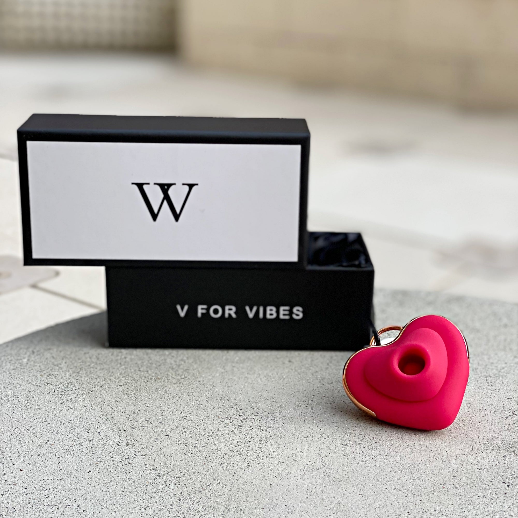 Vibrating Heart Necklace - Sexy Valentine's Gift | V For Vibes