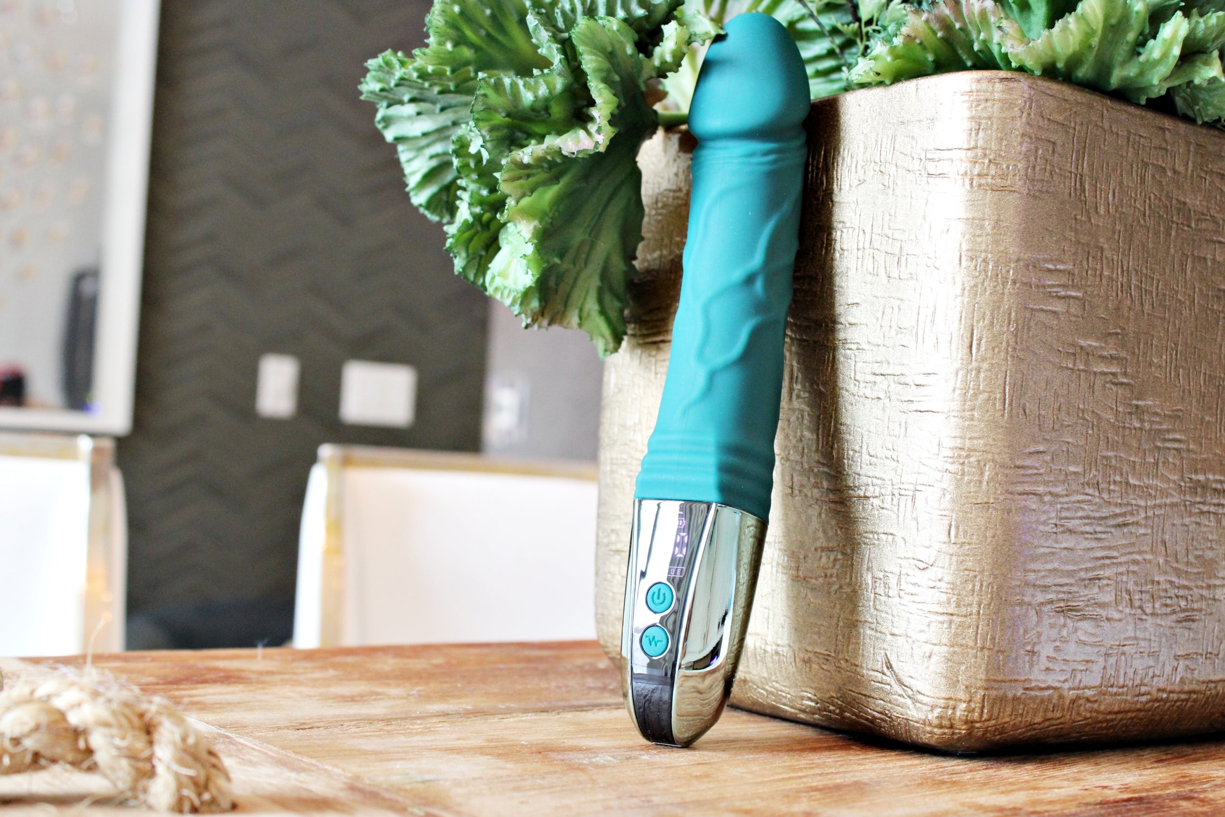 Vibrating Dildo - Best Dildo Vibrator Lady Justice | V For Vibes